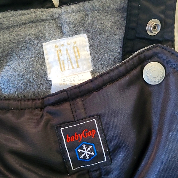 Gap snowpants! ❄ - Picture 2 of 2